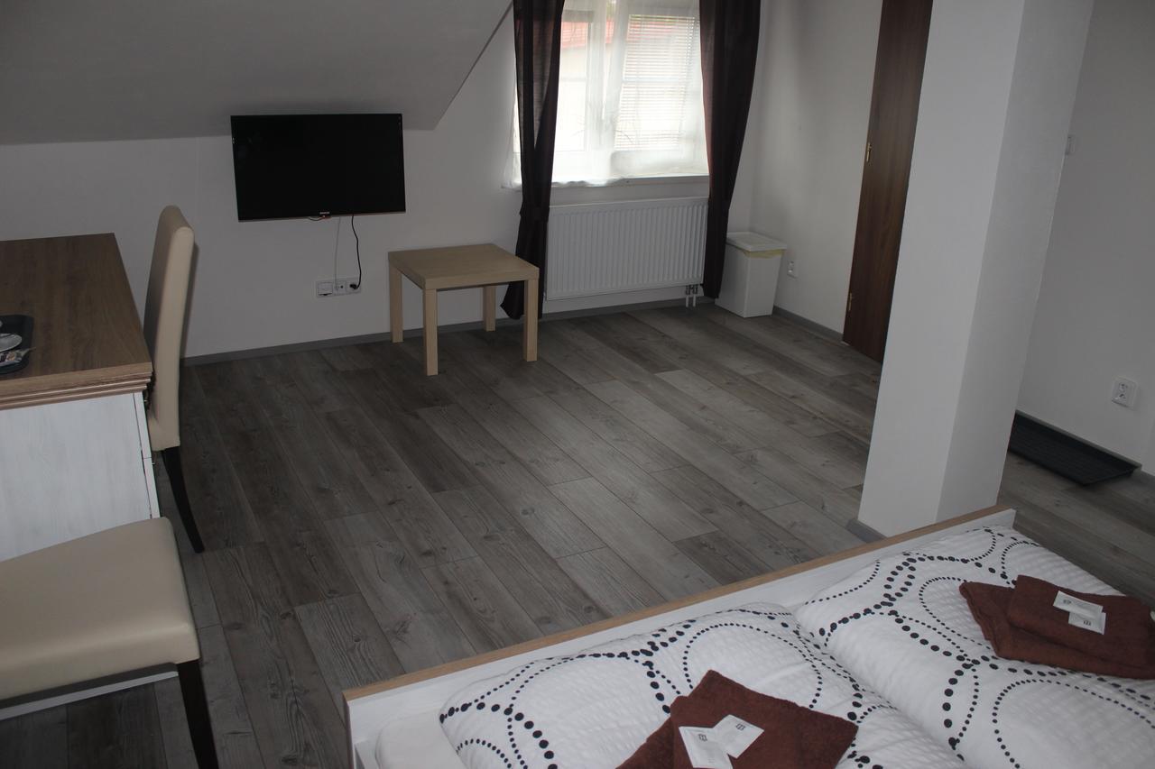Penzion Vesely Zelezny Brod Exterior foto