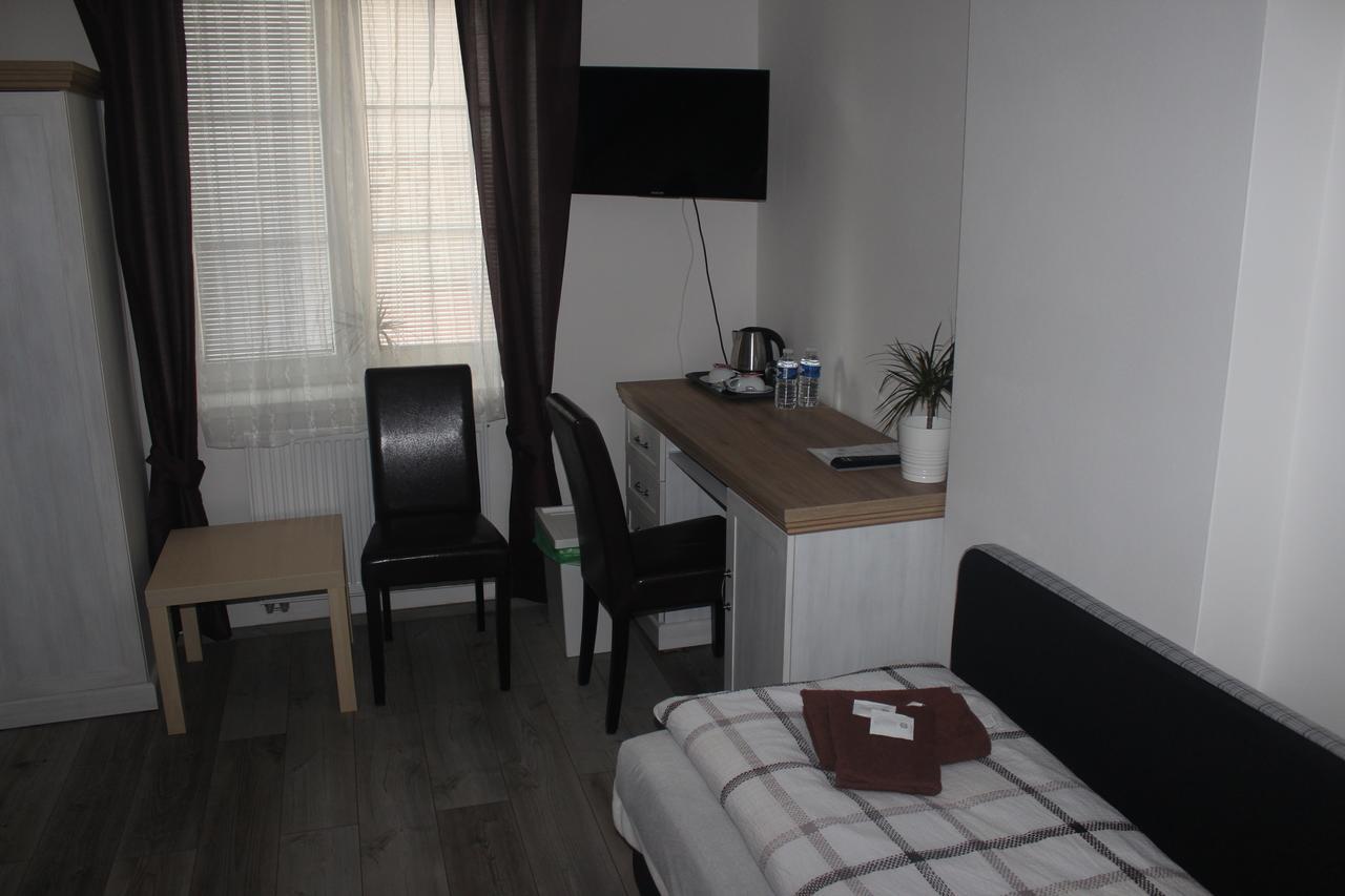 Penzion Vesely Zelezny Brod Exterior foto
